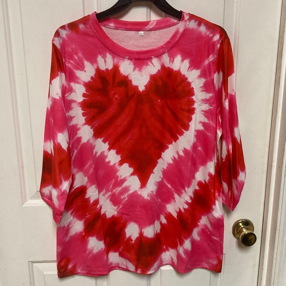 3/$20 bundle and save.. Tie-Dye Heart 3/4 Sleeve Women's Top - Pink & Red